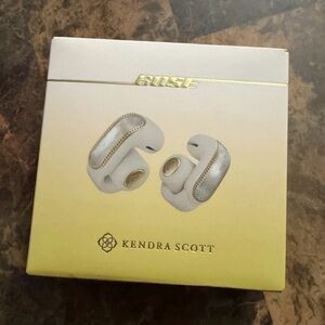 Bose x Kendra Scott Ultra Open Earbuds - Mother of Pearl NEW SEALED